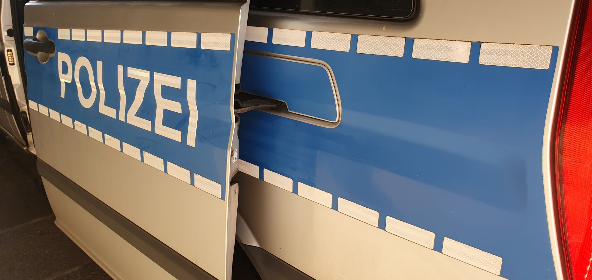 Autodiebe auf Spiegeljagd