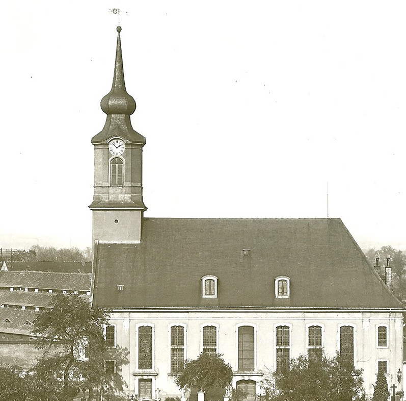 Historisches Foto der Matthäuskirche mit Turmuhr