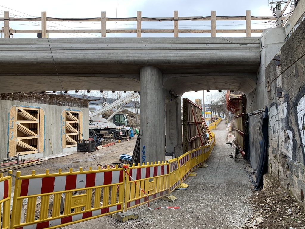 Bahnbrücke Behringstraße 2019