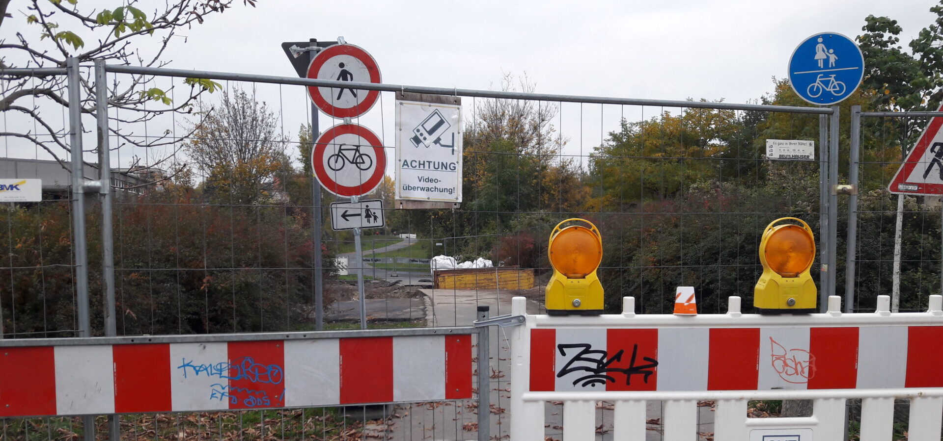 Radweg gesperrt, kein Durchkommen, Weißeritzgrünzug,