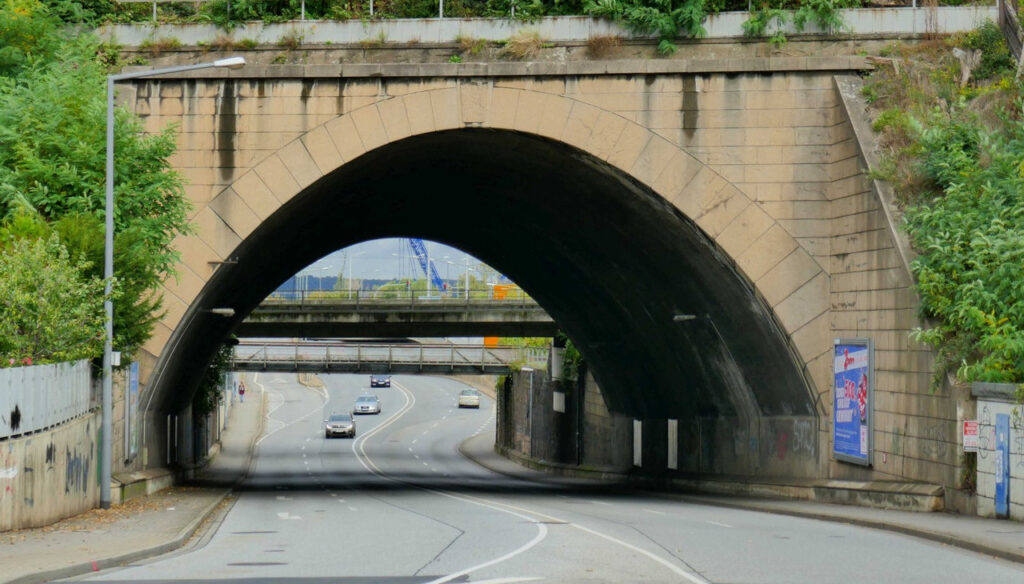 Flügelweg ohne Radweg am Tunnel