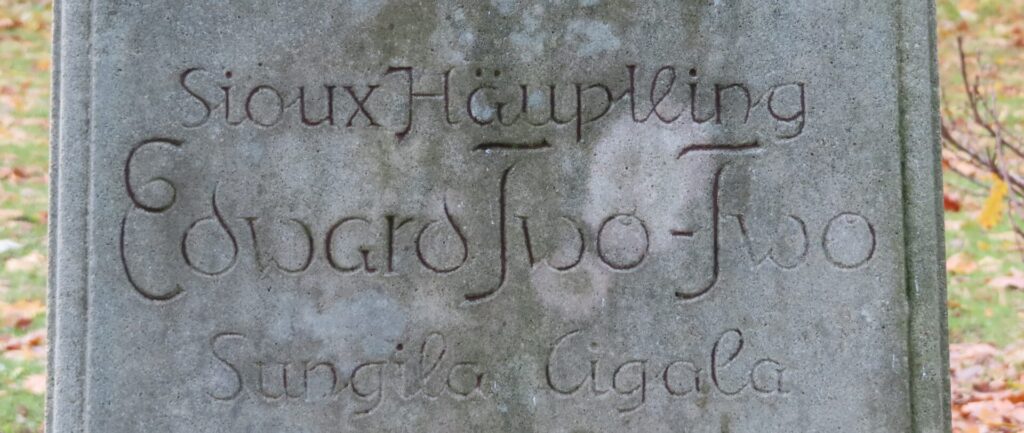 Edward Two Two, Grab, Friedhof, Lakota