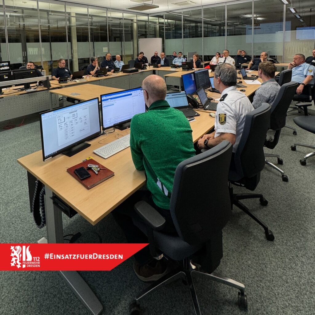 Einsatzleitzentrale in der Messe Dresden Foto: Feuerwehr Dresden