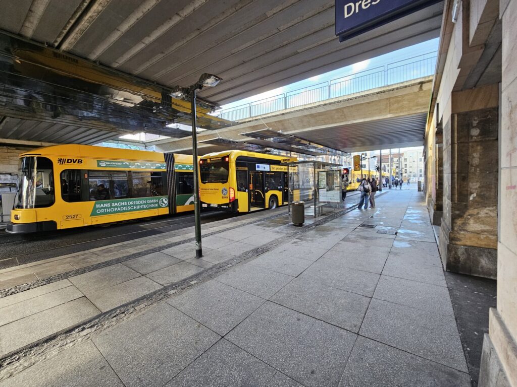 Zusatzlinien zur „Langen Nacht der Dresdner Theater“ Es sind insgesamt fünf zusätzliche Buslinien bestellt
