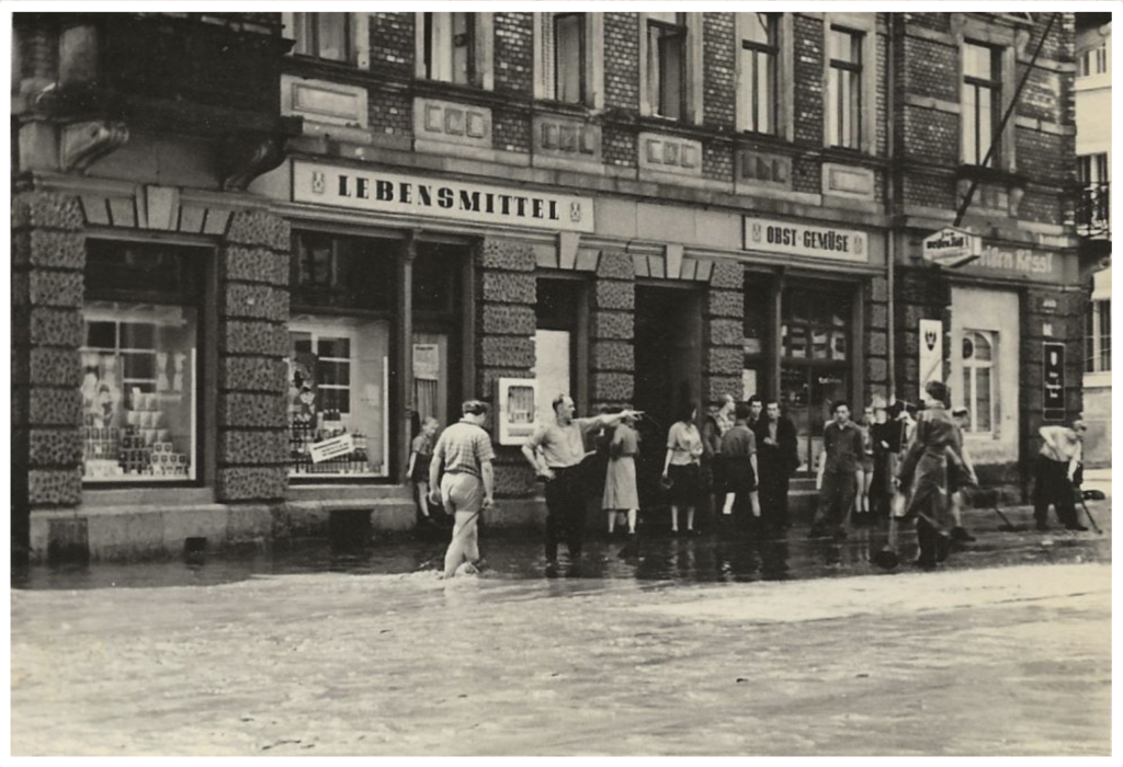 Friedrichstr.37 beim Hochwasser 1958