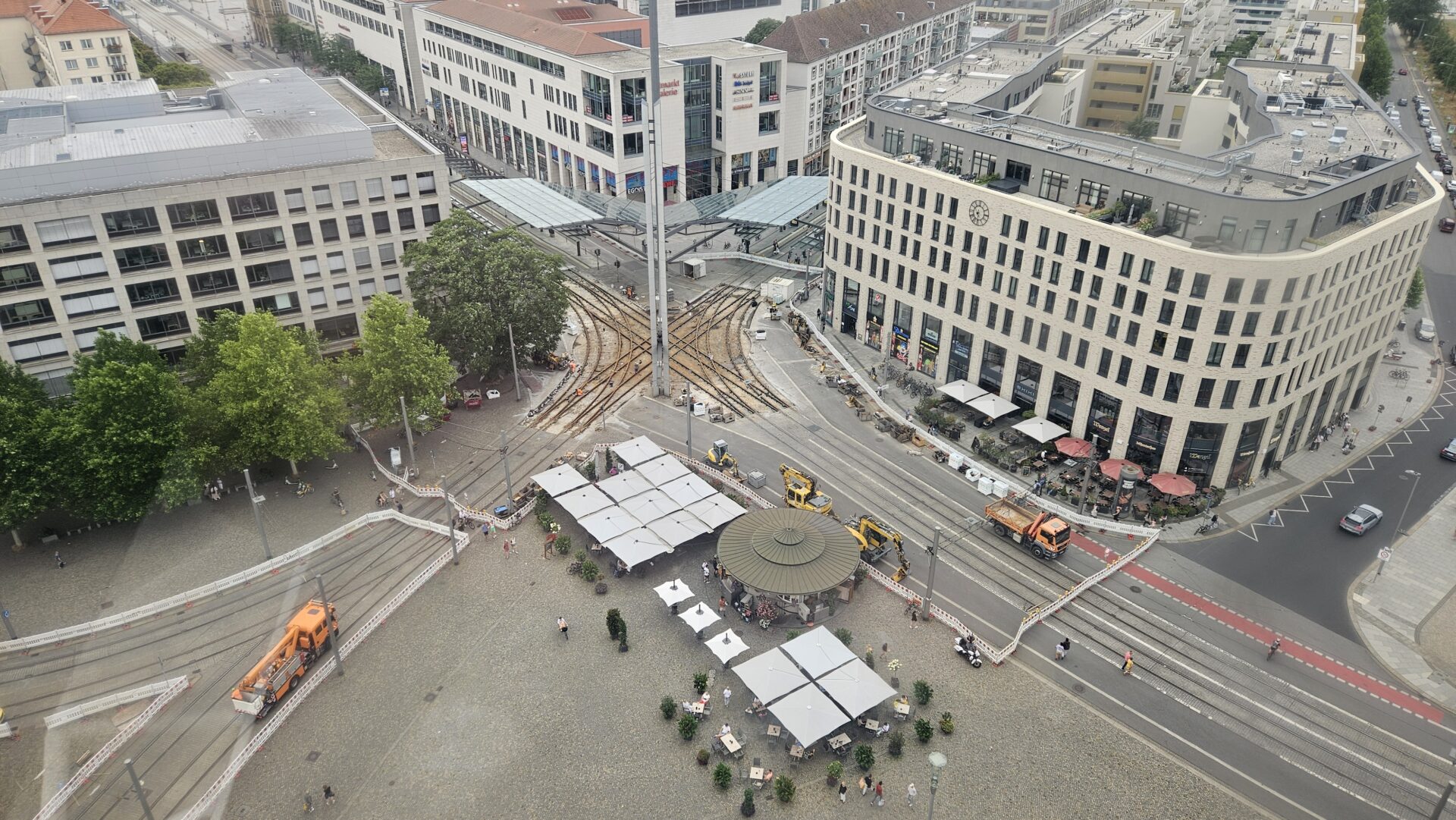 Postplatz Zentralhaltestelle von oben, Bauarbeiten Gleisbau Straßenbahn