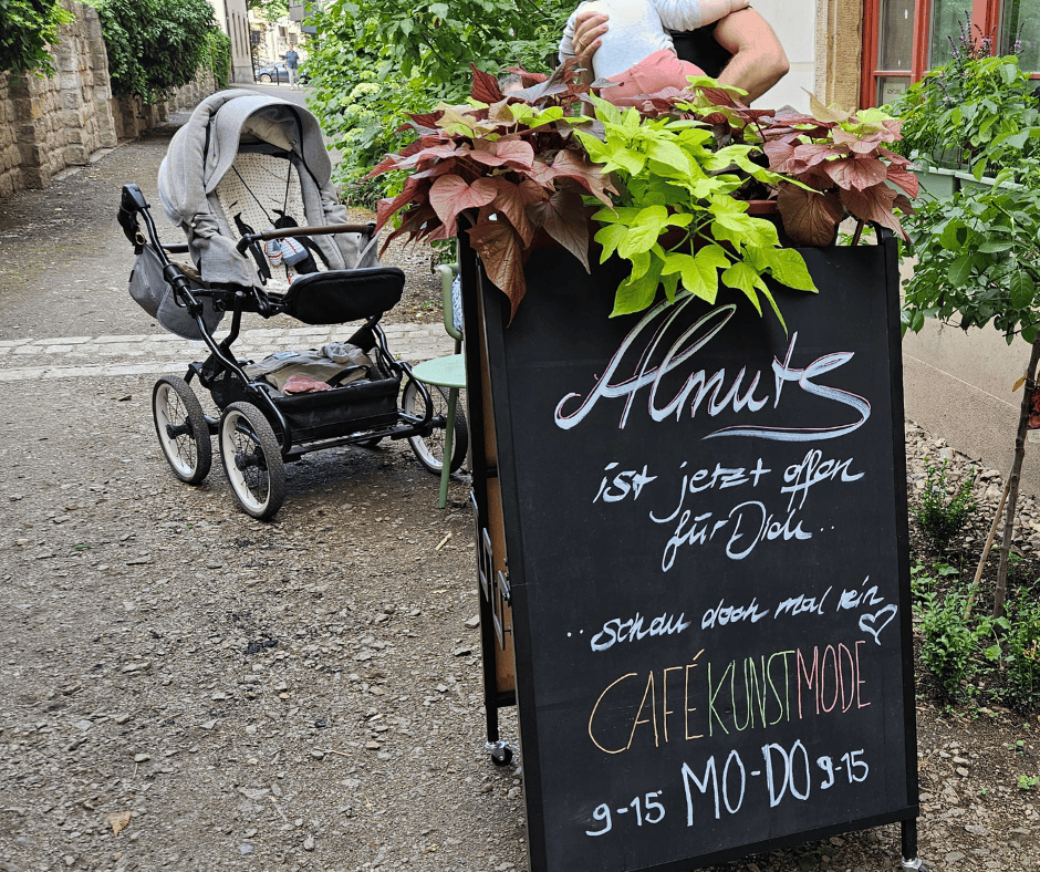 Kaffeegarten hinter dem Cafe Almuts