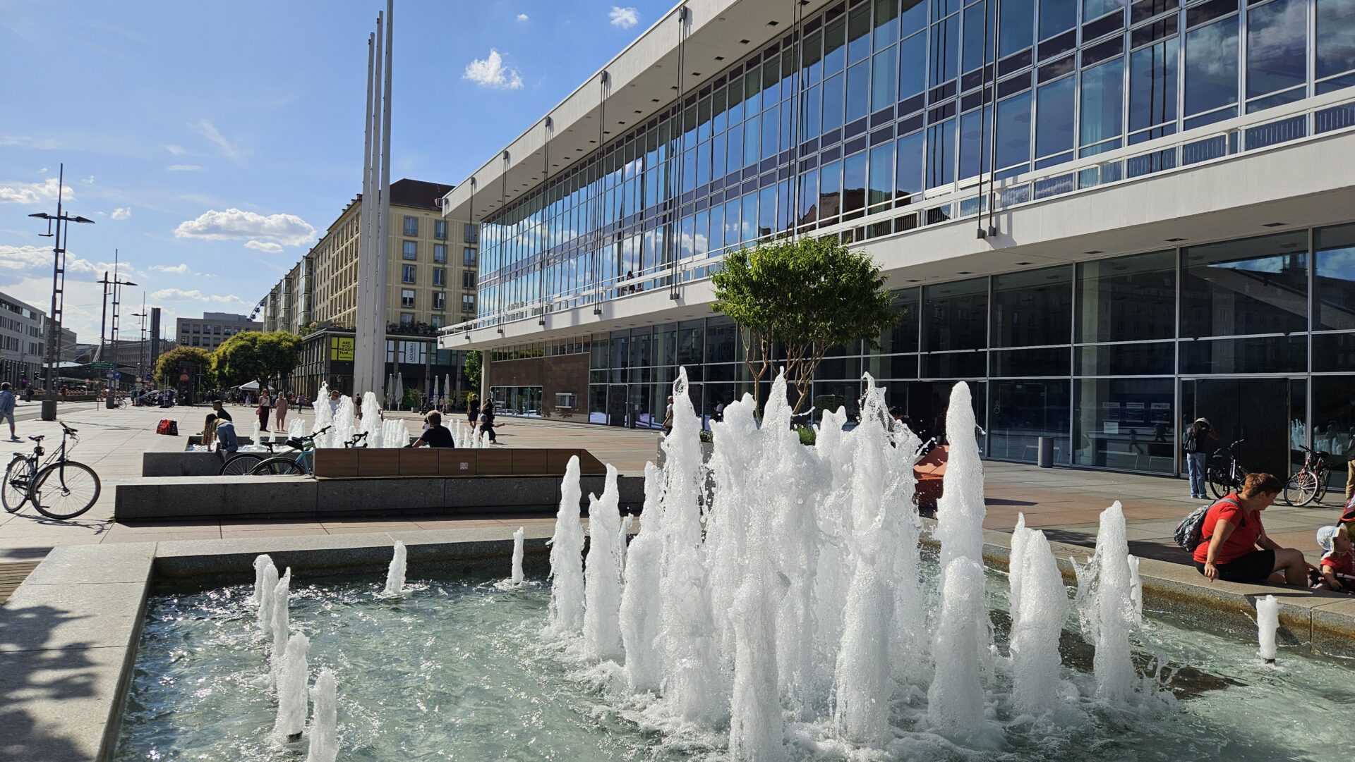 Kulturpalast Dresden Springbrunnen