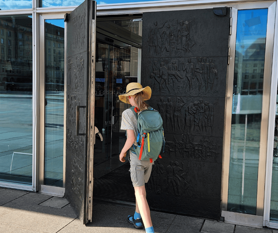 Büchertür zu, WLAN an – so geht Bibliothek im Sommer. Kulturpalast
