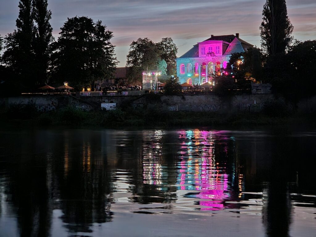Schloss Übigau im Sommer