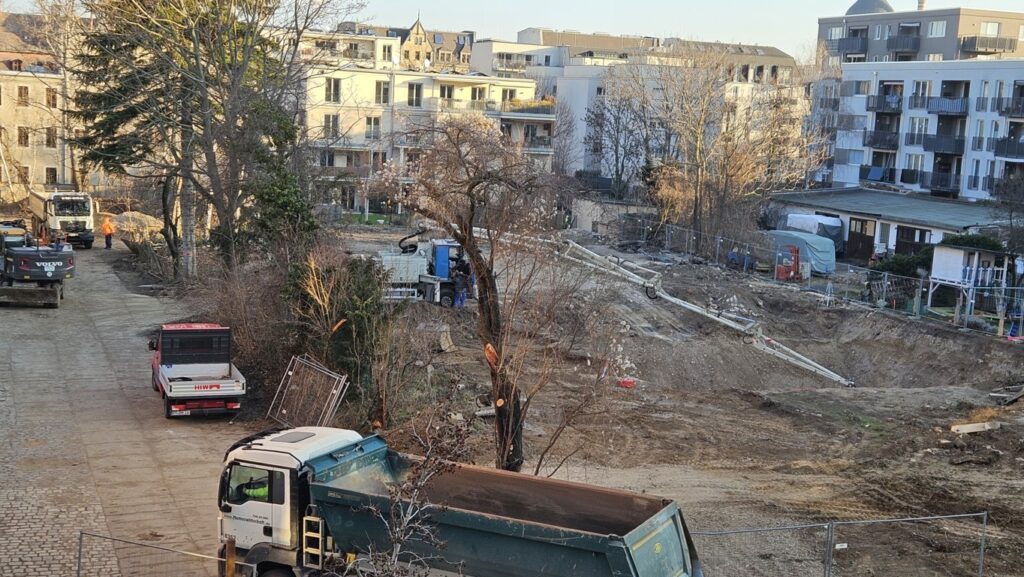 Die Bagger rollen in der Seminarstraße. Das Wohnquartier "Der Friedrich" hat begonnen.