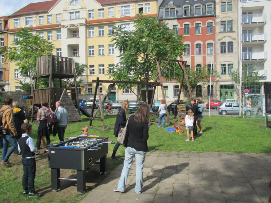 MAF auf der Adlergasse/Ecke Seminarstraße Außengelände ehem. Volksbad Friedrichstadt
