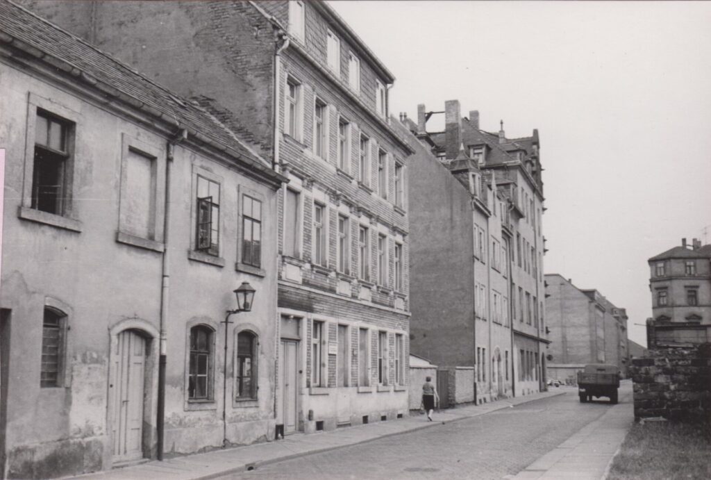 Adlergasse 7 und 9, 
Die Adlergasse in den 1960er Jahren