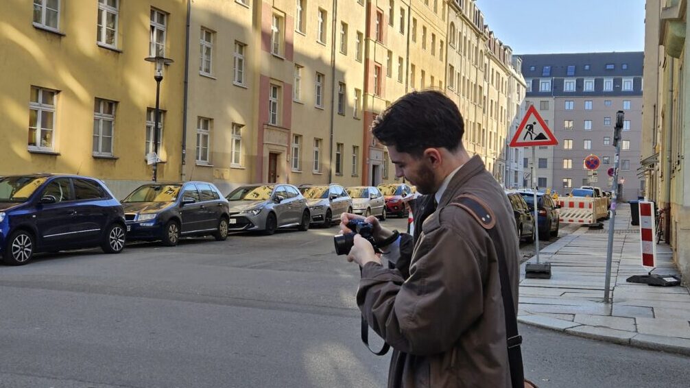 Fotograf Jann Ole Makberger an der Menageriestraße