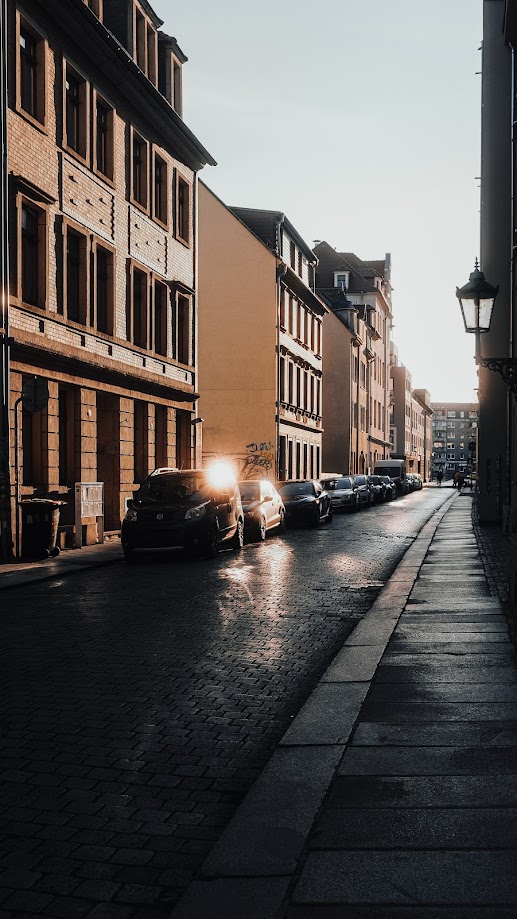 Die Adlergasse bei Sonnenuntergang  Foto: Jann Ole Makberger
