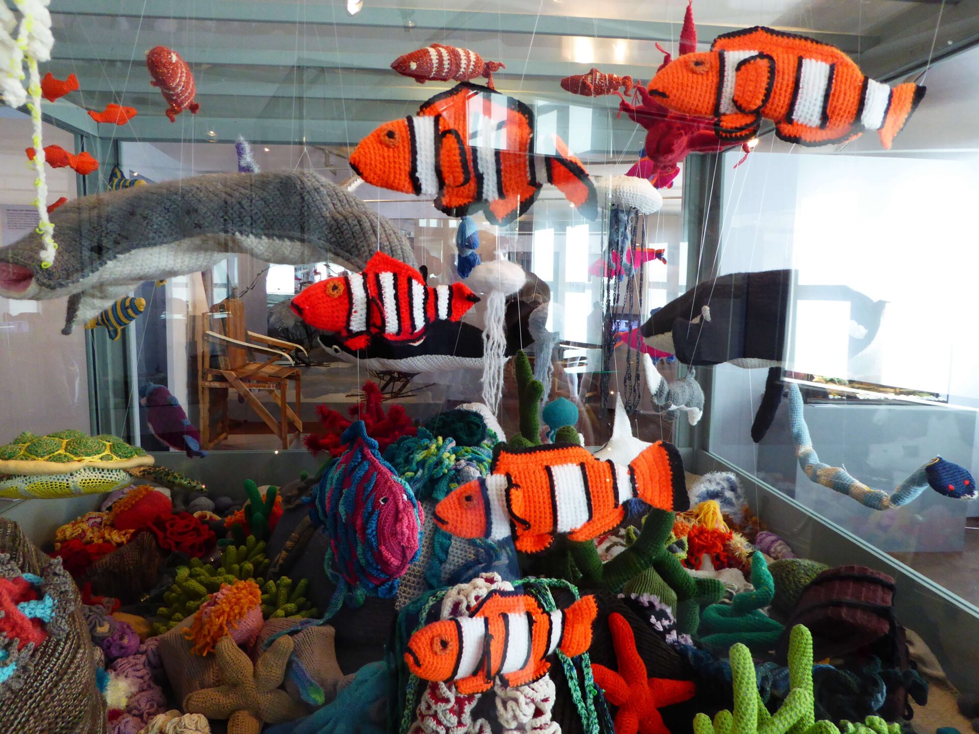 Ausstellung was sammelst du? im Jägerhof - grstrickte Fische