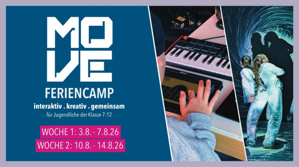 Jugendliche bewegen sich vor einer interaktiven Projektion beim MOVE Feriencamp in Dresden